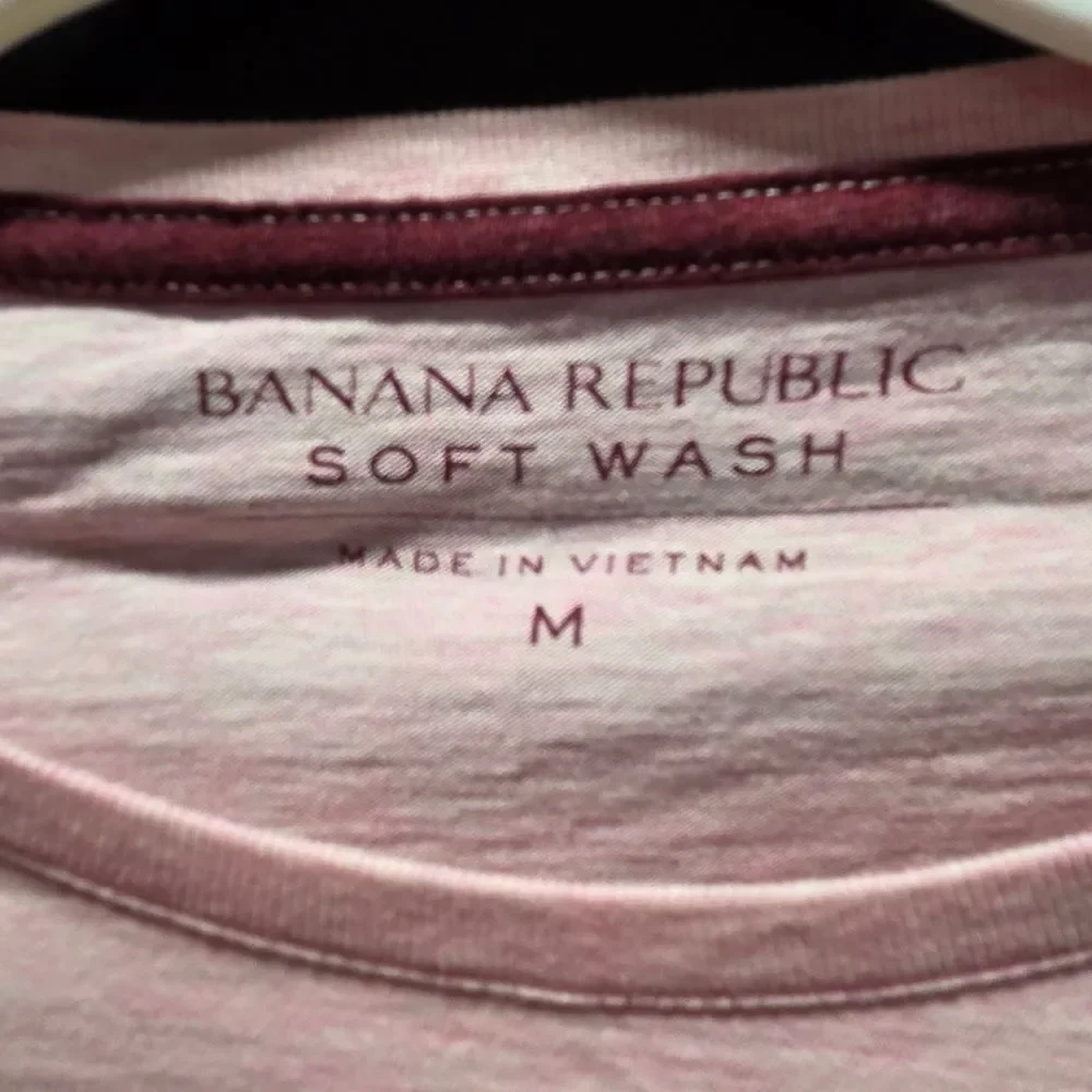 VTG Y2K Banana Republic Soft Wash Pink Crewneck Tee Sz M Grunge Retro Basic Mens